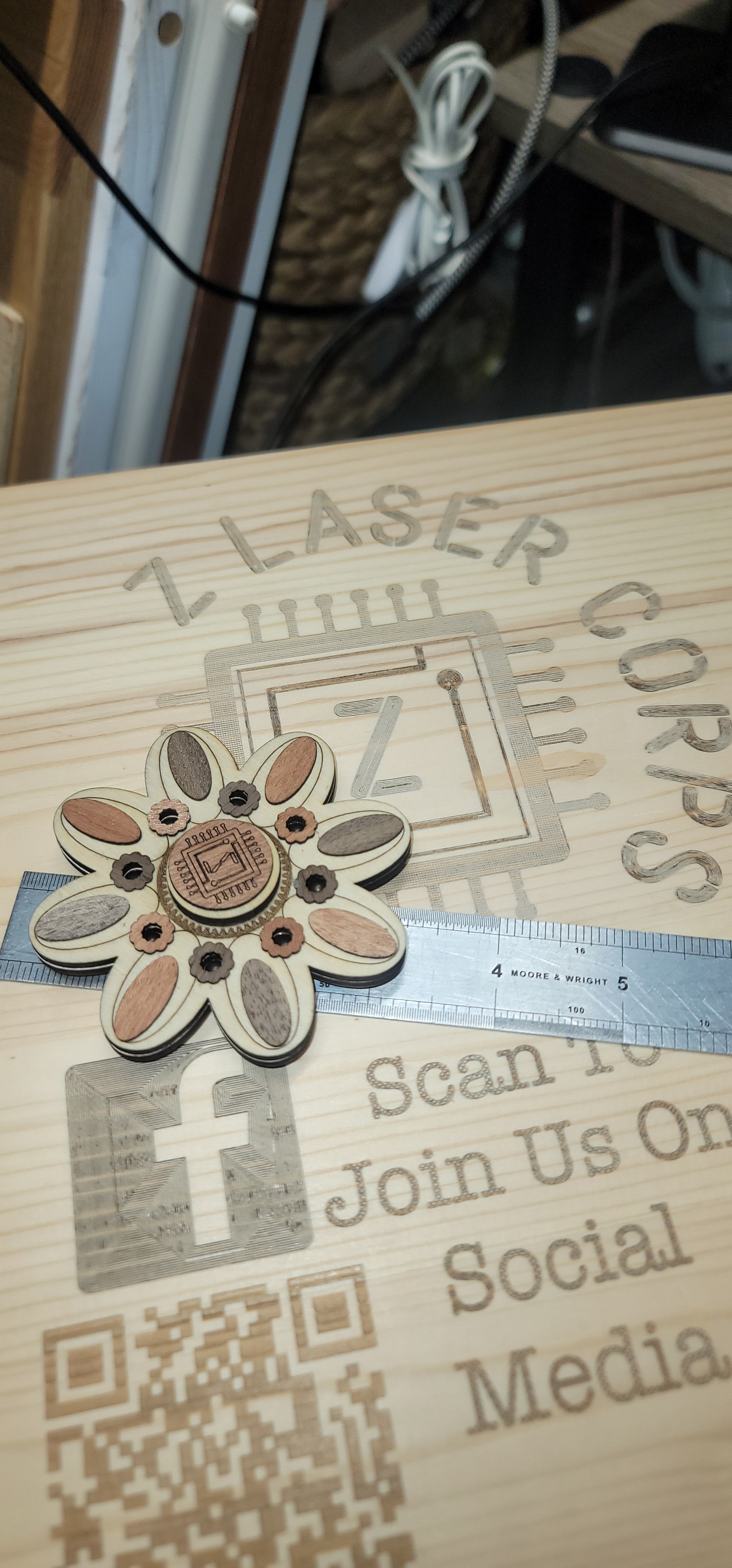 Flower Tile Wooden Fidget Spinner