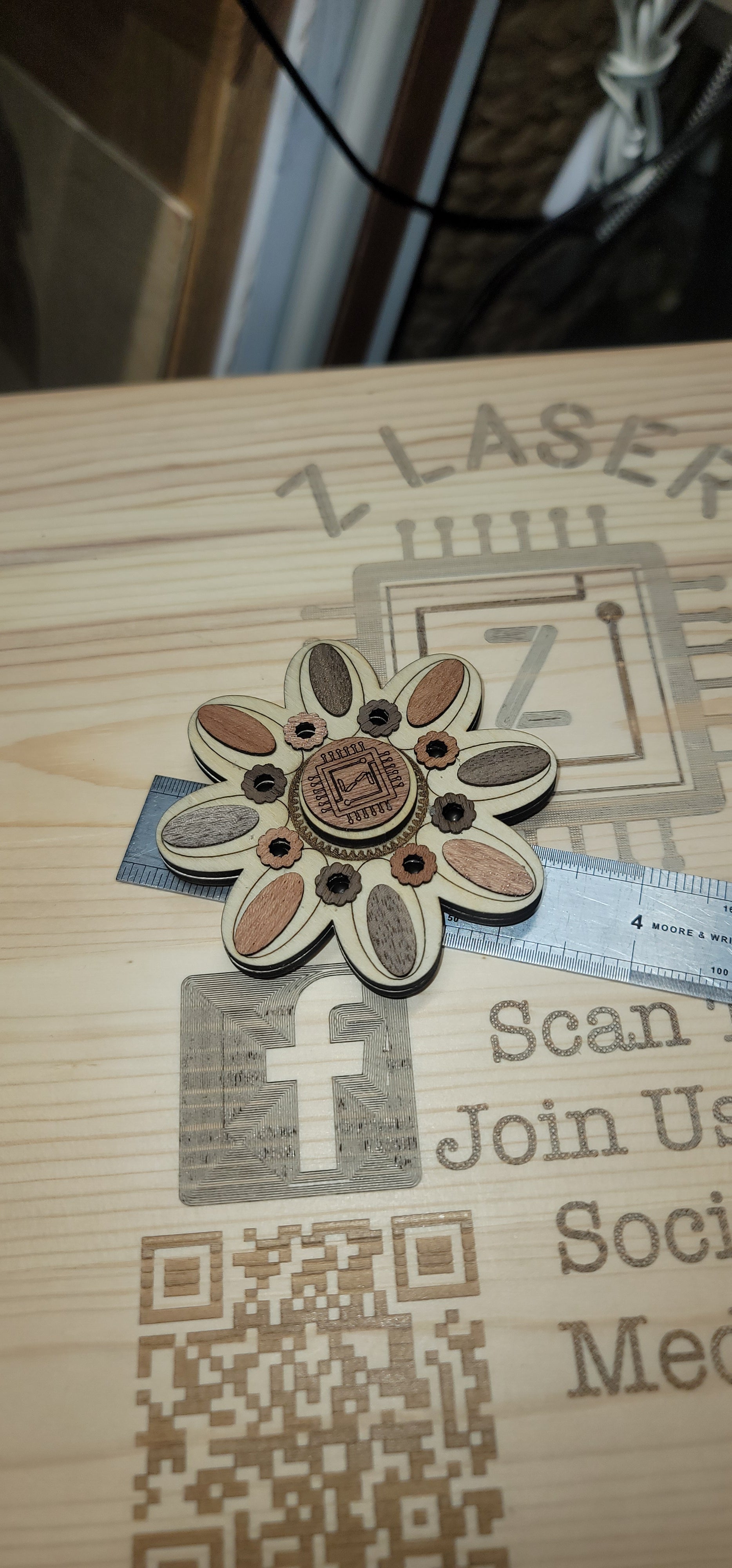 Flower Tile Wooden Fidget Spinner